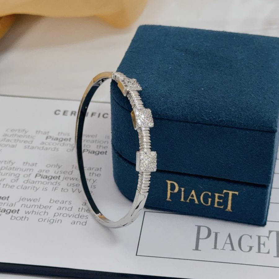1:1 Replica Piaget Watches Piaget V — AAA Quality Replica — photo 5