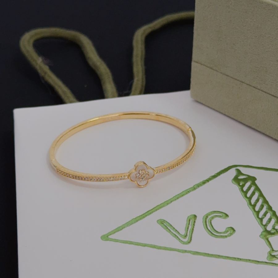 1:1 Replica Van Cleef & Arpels Jewelry 〔 〕VCA V — 1:1 Replica — photo 3