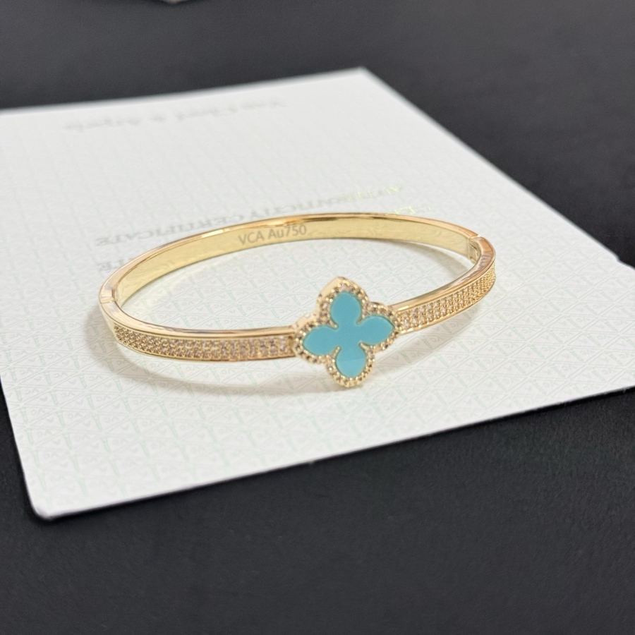 1:1 Replica Van Cleef & Arpels Jewelry 〔 〕 VCA V — AAA Quality Replica — photo 8