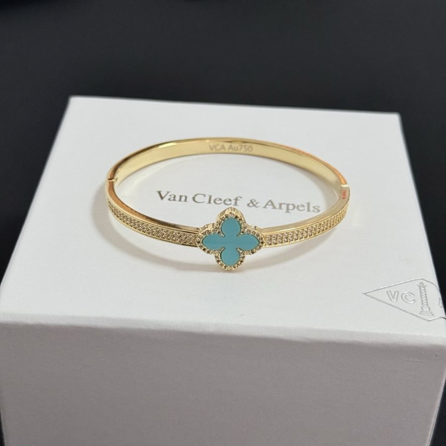 1:1 Replica Van Cleef & Arpels Jewelry 〔 〕 VCA V — AAA Quality Replica — photo 5