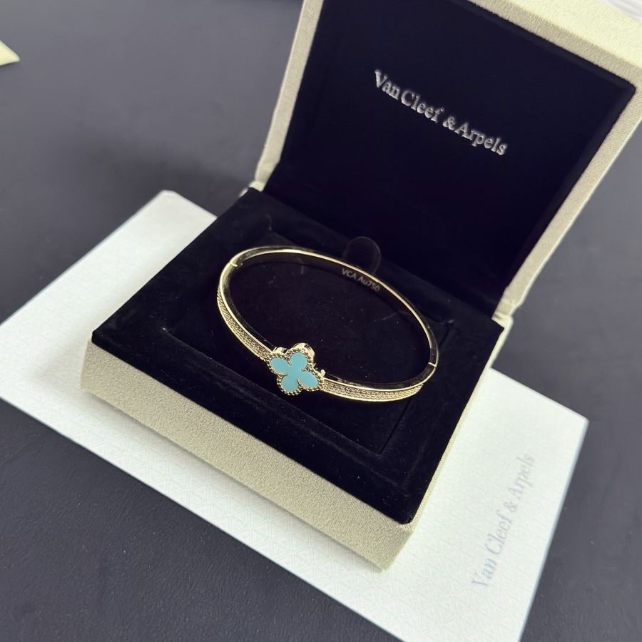 1:1 Replica Van Cleef & Arpels Jewelry 〔 〕 VCA V — AAA Quality Replica — photo 3