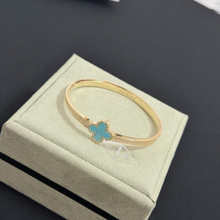 1:1 Replica Van Cleef & Arpels Jewelry 〔 〕 VCA V — AAA Quality Replica — photo 2