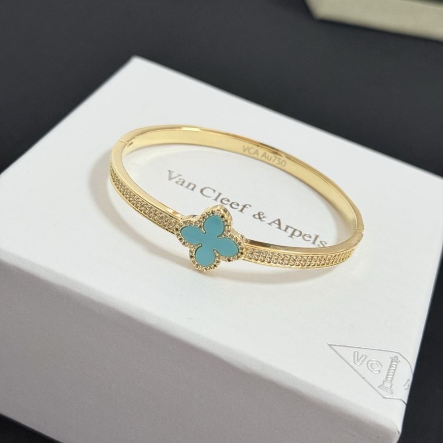 1:1 Replica Van Cleef & Arpels Jewelry 〔 〕 VCA V — AAA Quality Replica — photo 6