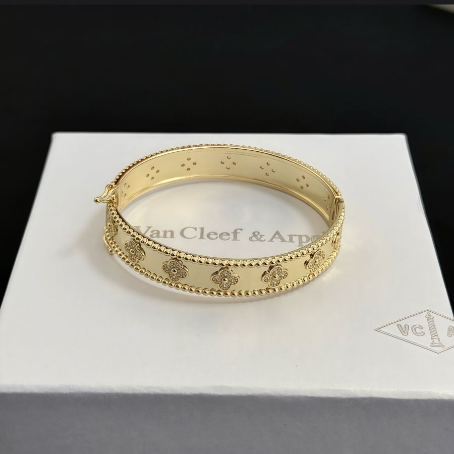 1:1 Replica Van Cleef & Arpels Jewelry 〔 〕VCA V — AAA Quality Replica