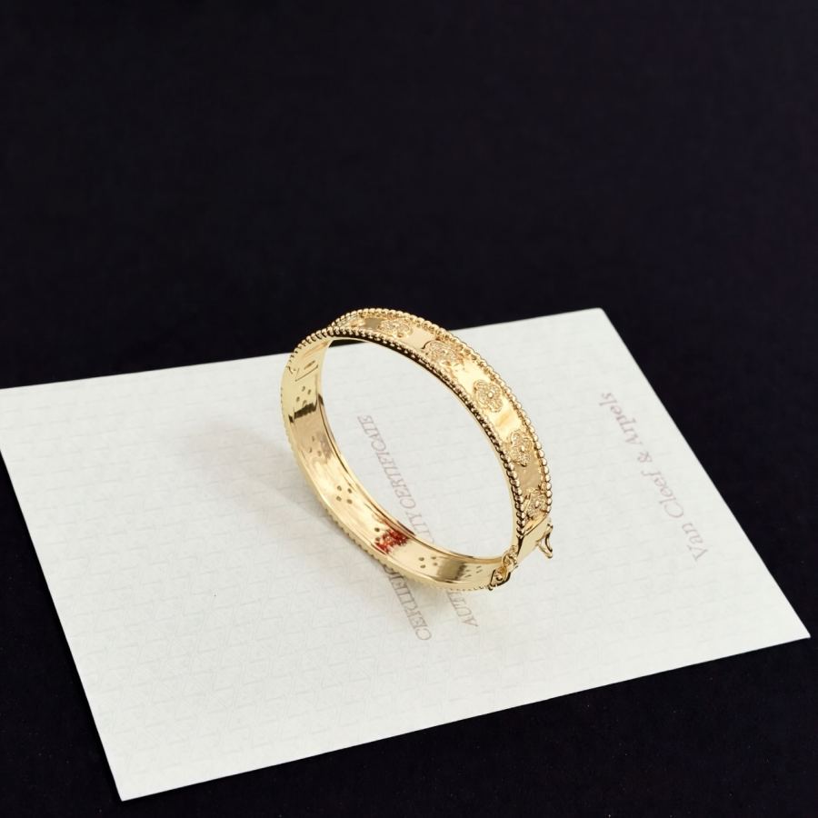 1:1 Replica Van Cleef & Arpels Jewelry 〔 〕VCA V — AAA Quality Replica — photo 8