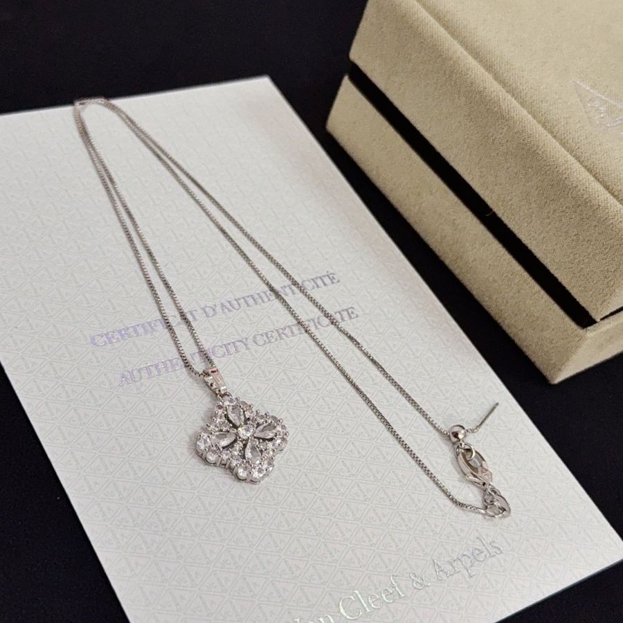 1:1 Replica Van Cleef & Arpels Jewelry VCA — Premium Replica — photo 9