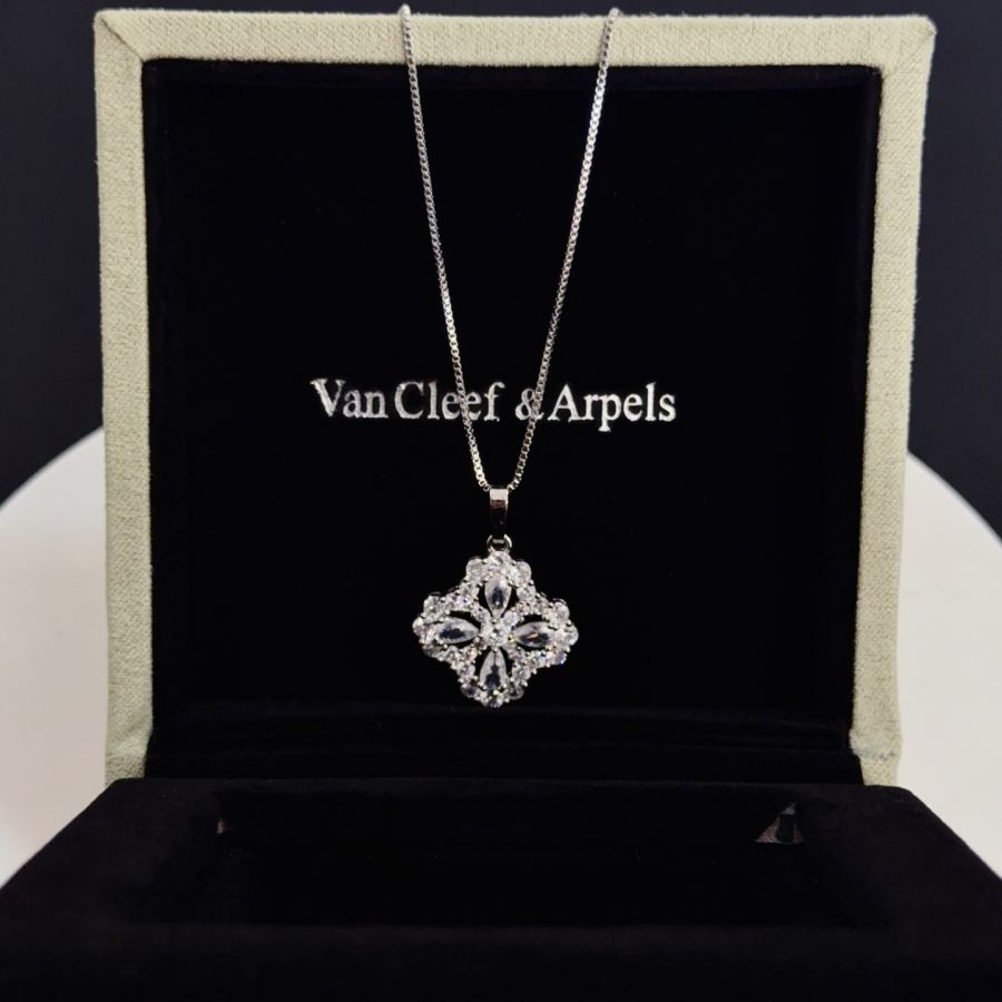 1:1 Replica Van Cleef & Arpels Jewelry VCA — Premium Replica — photo 6