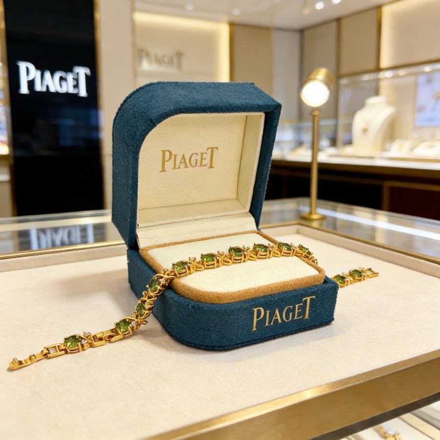 1:1 Replica Piaget Watches Piaget V — AAA Quality Replica — photo 4