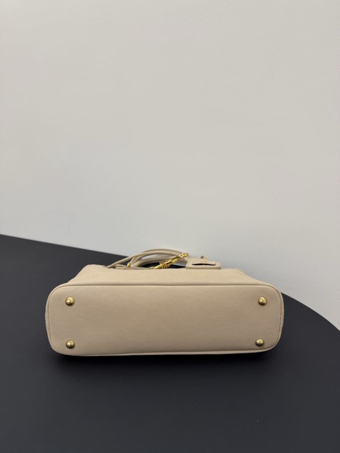1:1 Replica Miu bag 𝗠𝗶𝘂𝗠𝗶𝘂 Aventure — AAA Quality Replica — photo 9