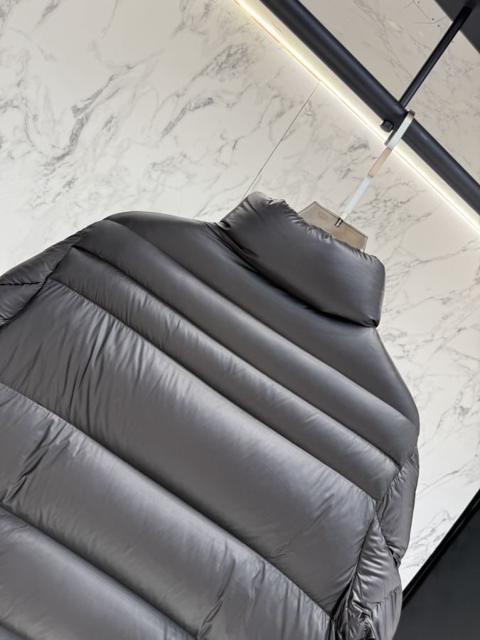1:1 Replica Prada down jacket D prada re-nylon — Premium Replica — photo 9