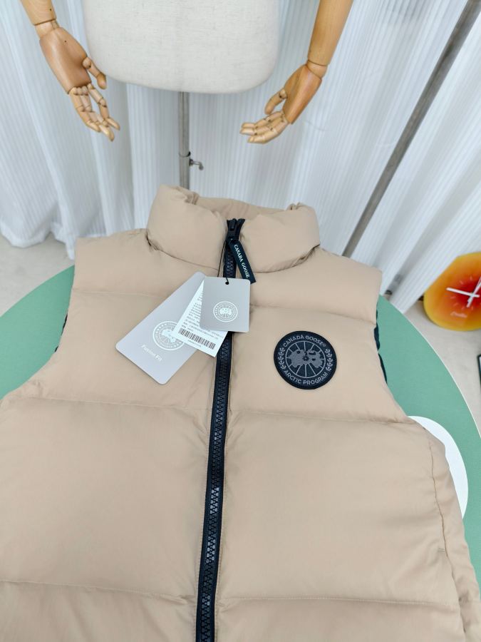 1:1 Replica GOOSE down jacket, Model 2804 M — AAA Quality Replica — photo 3