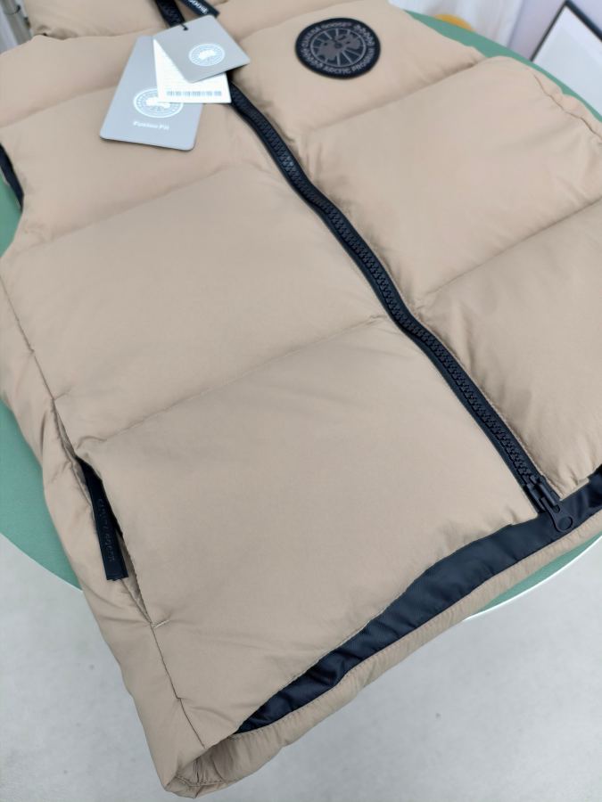 1:1 Replica GOOSE down jacket, Model 2804 M — AAA Quality Replica — photo 4