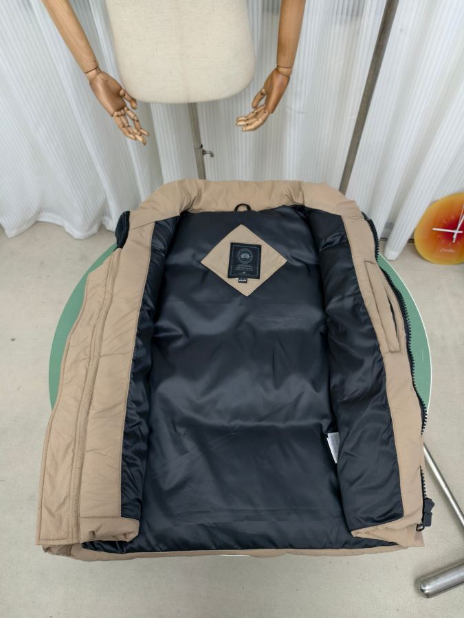 1:1 Replica GOOSE down jacket, Model 2804 M — AAA Quality Replica — photo 9