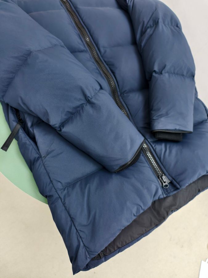 1:1 Replica GOOSE down jacket, Model 2801 — AAA Quality Replica — photo 4