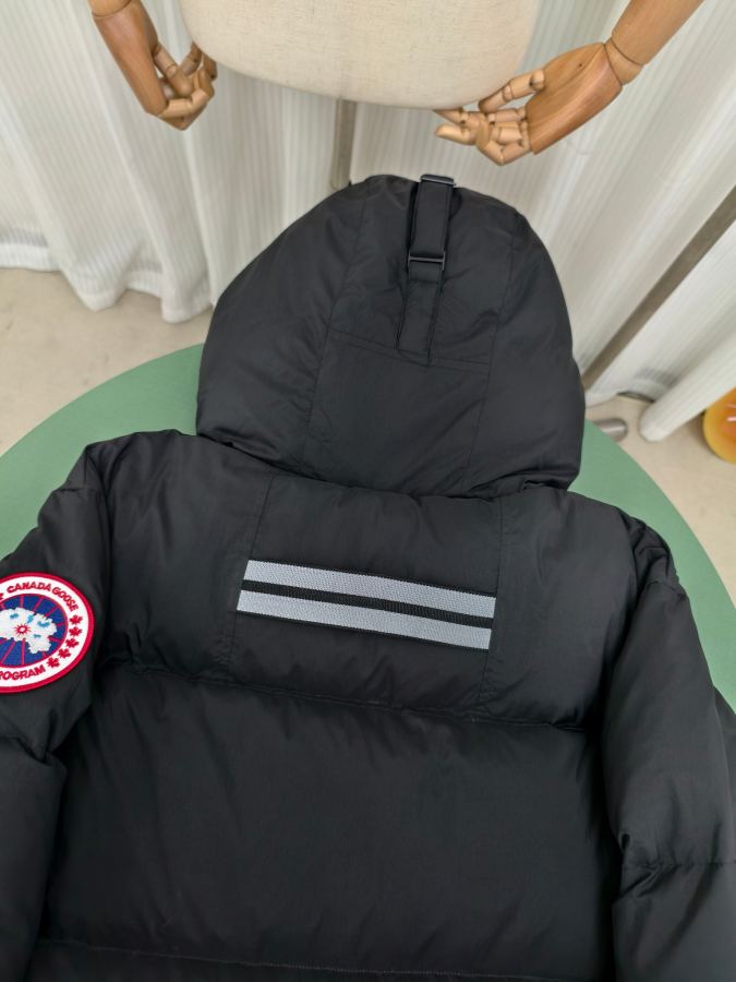 1:1 Replica GOOSE down jacket, Model 2801 — AAA Quality Replica — photo 9