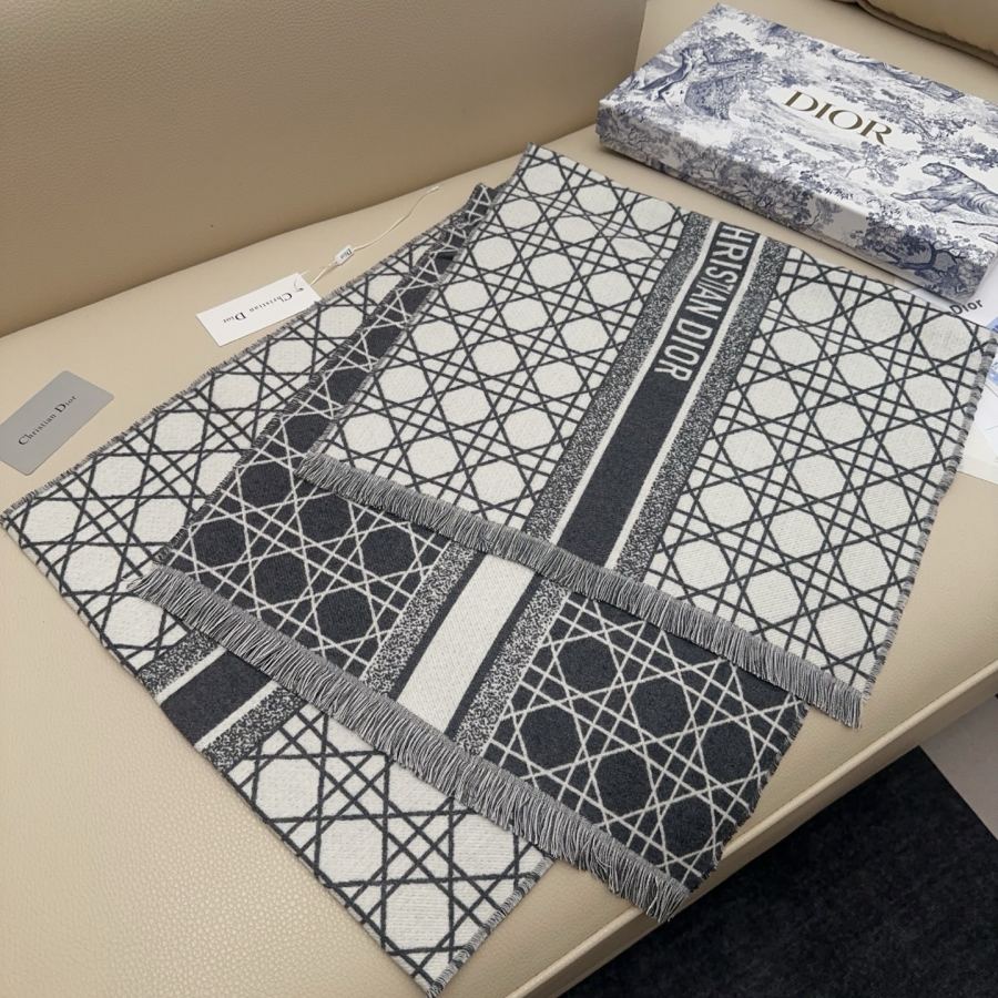 1:1 Replica Dior scarf 𝐃𝐢𝐨𝐫 Cannage pattern scarf — 1:1 Replica — photo 4
