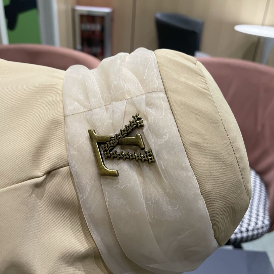 1:1 Replica Louis Vuitton hat LV Louis Vuitton — Premium Replica — photo 9