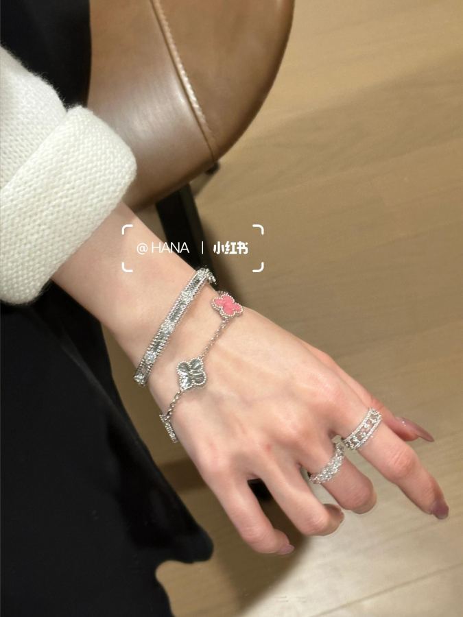 1:1 Replica Van Cleef & Arpels Jewelry VS035 [Pink laser five-flower bracelet] — 1:1 Replica — photo 2