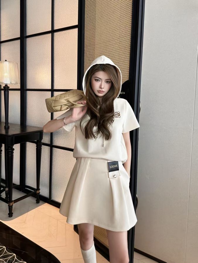 1:1 Replica LOEWE Women Loew*/26 SS New / / Logo / / SML — AAA Quality Replica — photo 5