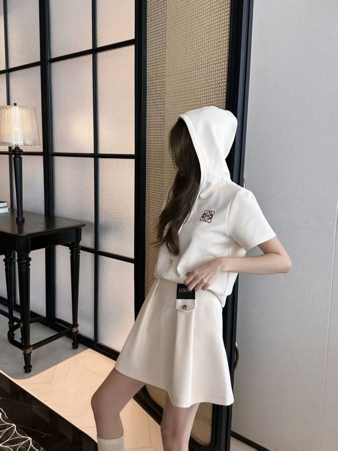 1:1 Replica LOEWE Women Loew*/26 SS New / / Logo / / SML — AAA Quality Replica — photo 4