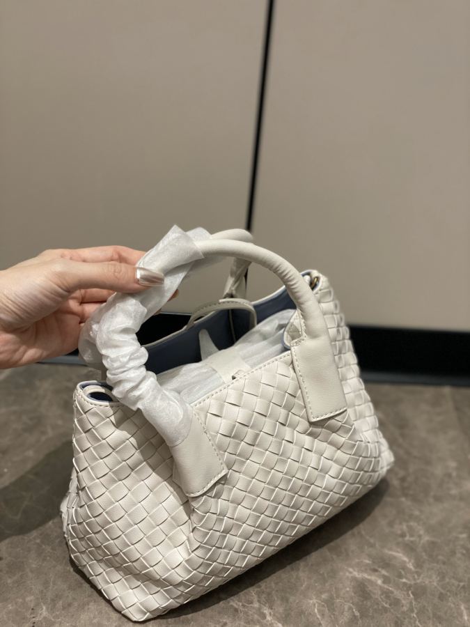 1:1 Replica Bottega Veneta bag 𝗕𝗼𝘁𝘁𝗲𝗴𝗮 𝗩𝗲𝗻𝗲𝘁𝗮 — AAA Quality Replica — photo 2