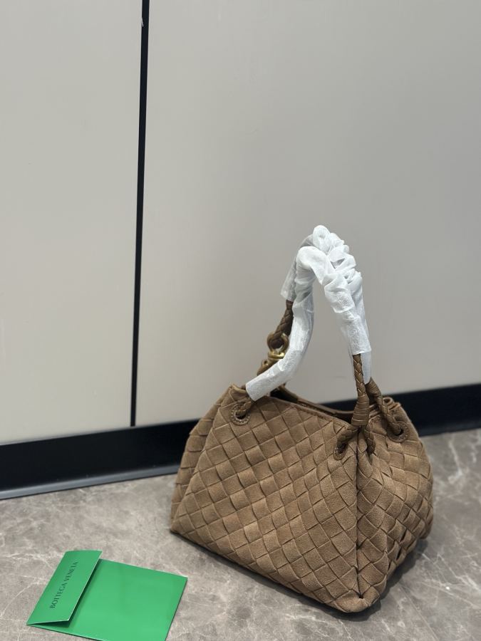 1:1 Replica Bottega Veneta bag 𝗕𝗼𝘁𝘁𝗲𝗴𝗮 𝗩𝗲𝗻𝗲𝘁𝗮 — Premium Replica — photo 4