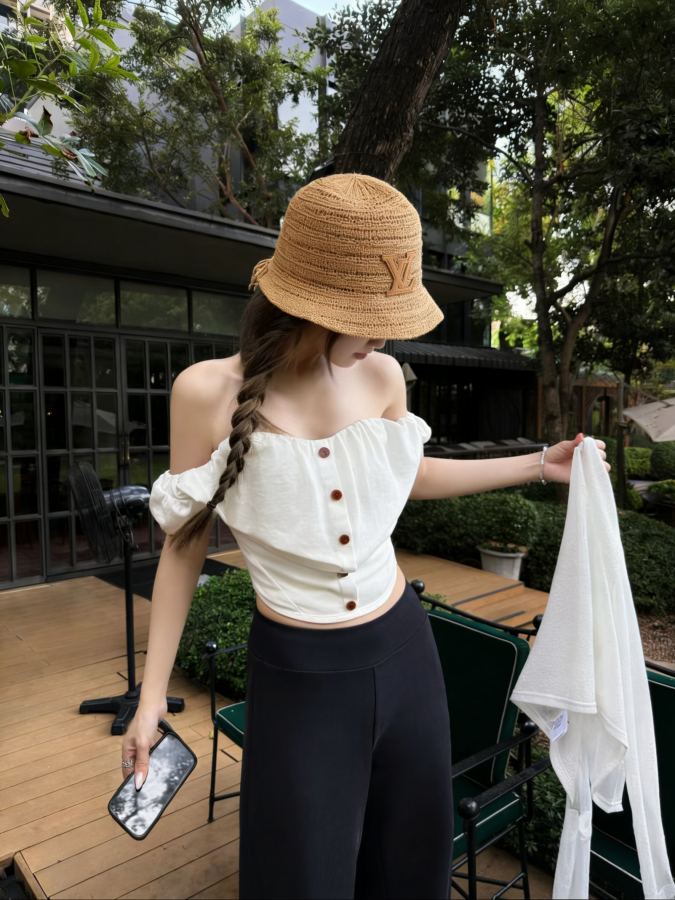 1:1 Replica Louis Vuitton hat New — Premium Replica — photo 2