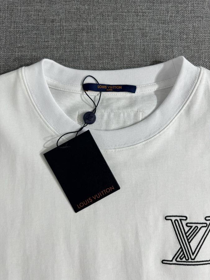 1:1 Replica LV men LV logo t — AAA Quality Replica — photo 4