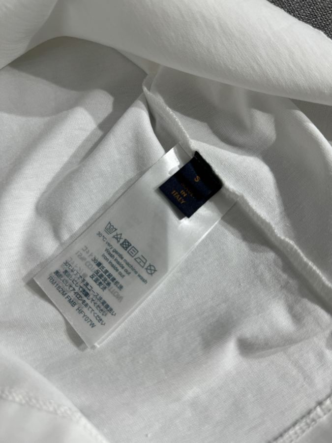 1:1 Replica LV men LV logo t — AAA Quality Replica — photo 11