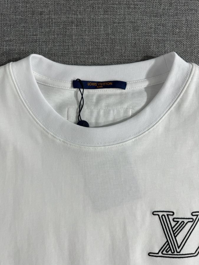 1:1 Replica LV men LV logo t — AAA Quality Replica — photo 5