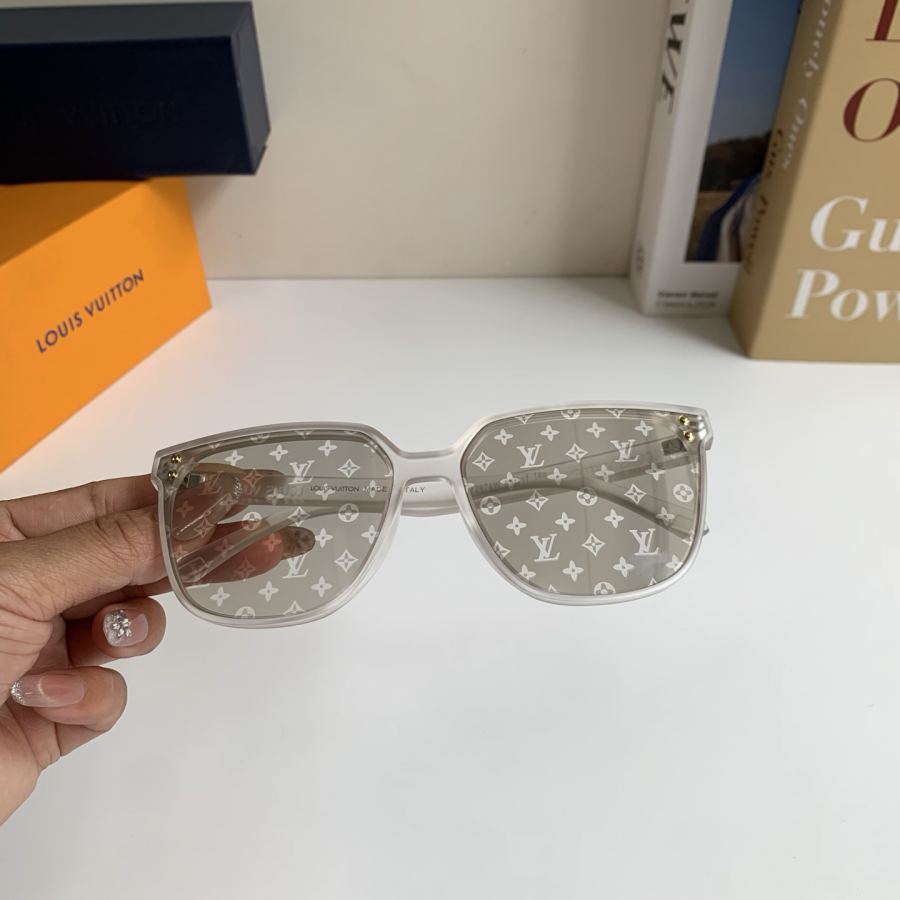 1:1 Replica LV glasses LV Louis Vuitton — AAA Quality Replica — photo 4