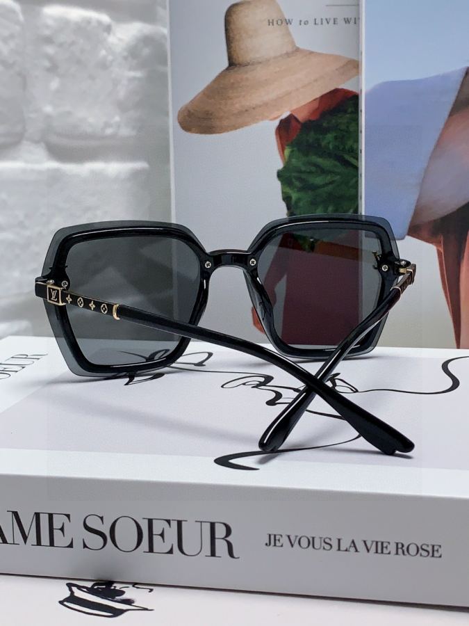 1:1 Replica LV glasses LV Louis Vuitton — AAA Quality Replica — photo 3
