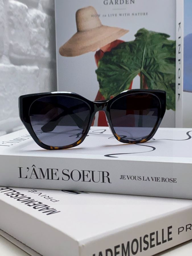 1:1 Replica LV glasses LV Louis Vuitton — AAA Quality Replica — photo 2