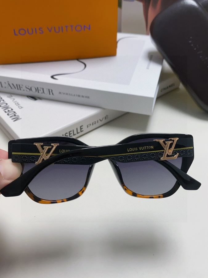 1:1 Replica LV glasses LV Louis Vuitton — AAA Quality Replica — photo 5