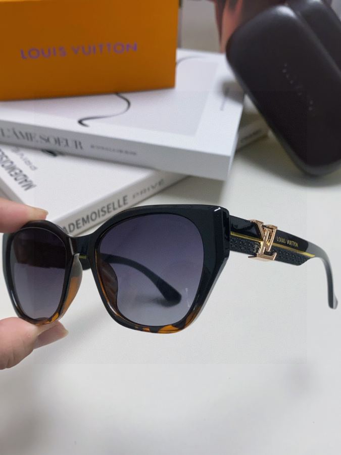 1:1 Replica LV glasses LV Louis Vuitton — AAA Quality Replica — photo 6