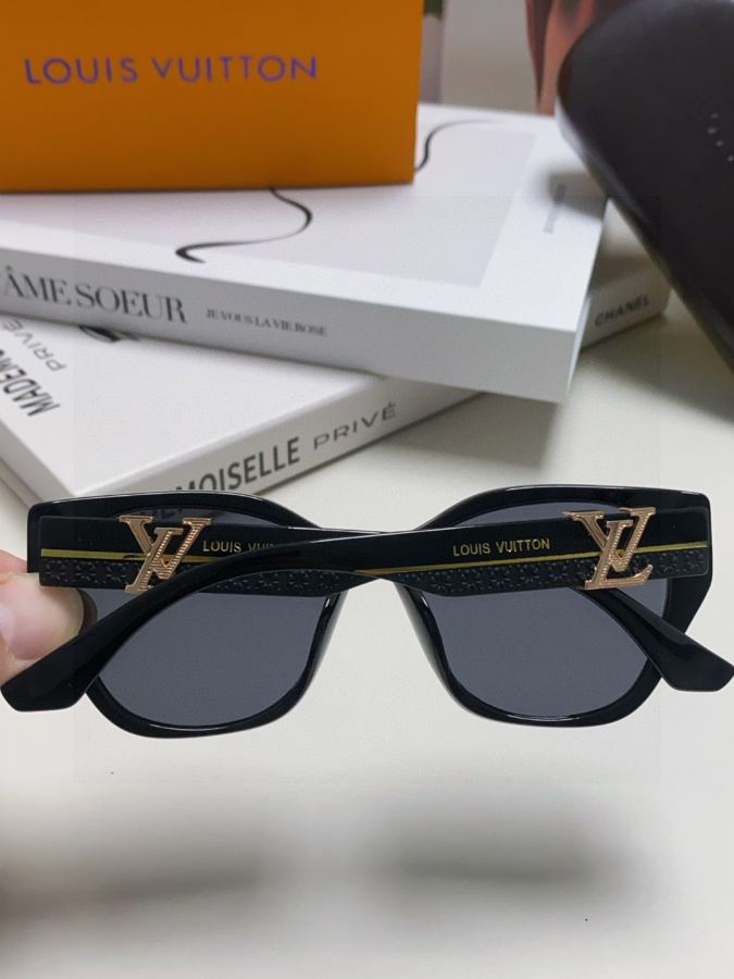 1:1 Replica LV glasses LV Louis Vuitton — AAA Quality Replica — photo 5