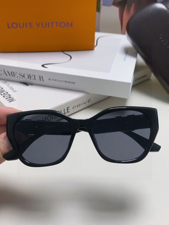 1:1 Replica LV glasses LV Louis Vuitton — AAA Quality Replica — photo 4