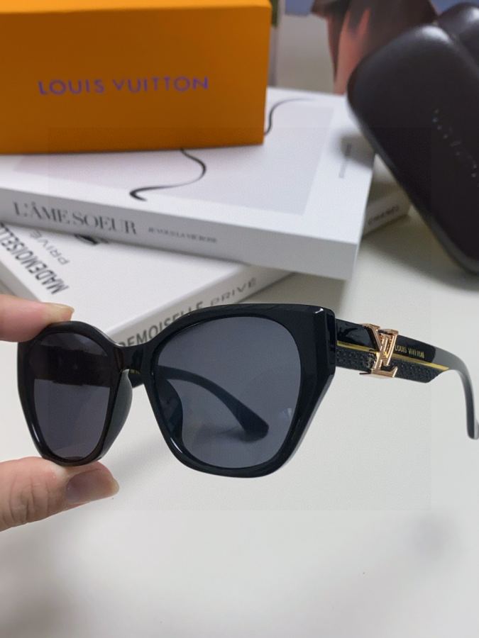 1:1 Replica LV glasses LV Louis Vuitton — AAA Quality Replica — photo 6