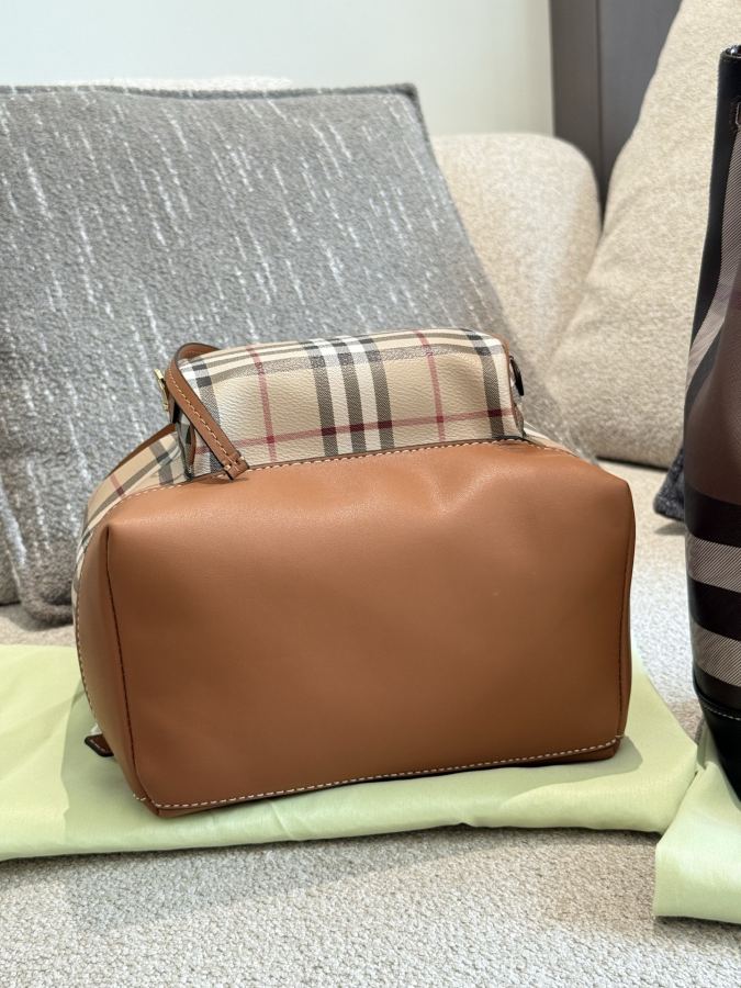 1:1 Replica Burberry bag Super cute plaid backpack — 1:1 Replica — photo 4