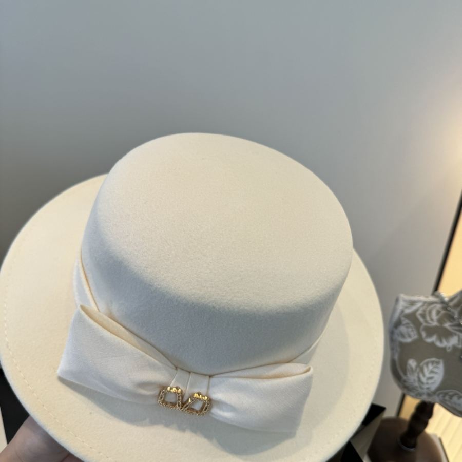 1:1 Replica Valentino hat ¥White — Premium Replica — photo 6