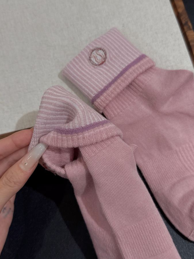 1:1 Replica Lulu accessories Specialized training is no problem. There is a compression and contraction design — AAA Quality Replica — photo 4