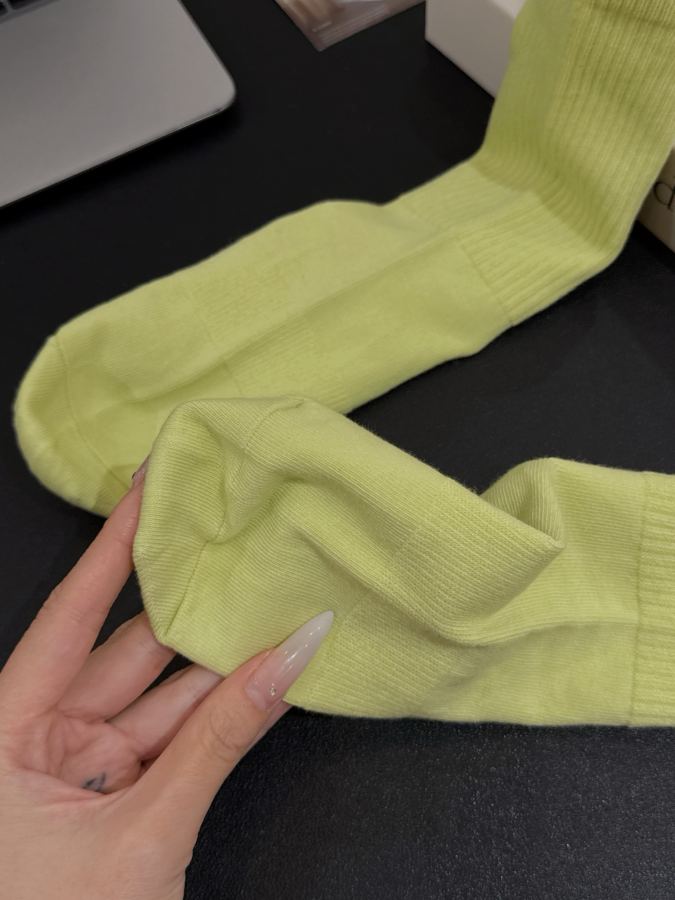 1:1 Replica Lulu accessories Specialized training is no problem. There is a compression and contraction design — AAA Quality Replica — photo 2