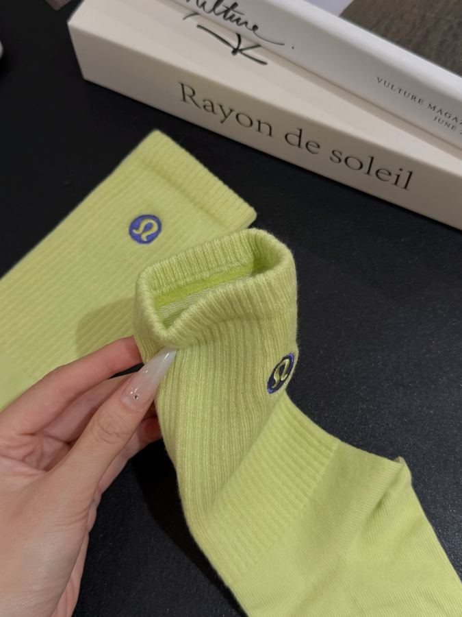 1:1 Replica Lulu accessories Specialized training is no problem. There is a compression and contraction design — AAA Quality Replica — photo 9