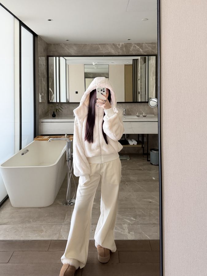 1:1 Replica Alo Jacket Off-white — Premium Replica — photo 3