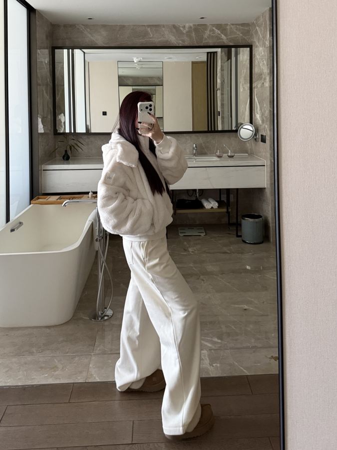 1:1 Replica Alo Jacket Off-white — Premium Replica — photo 5