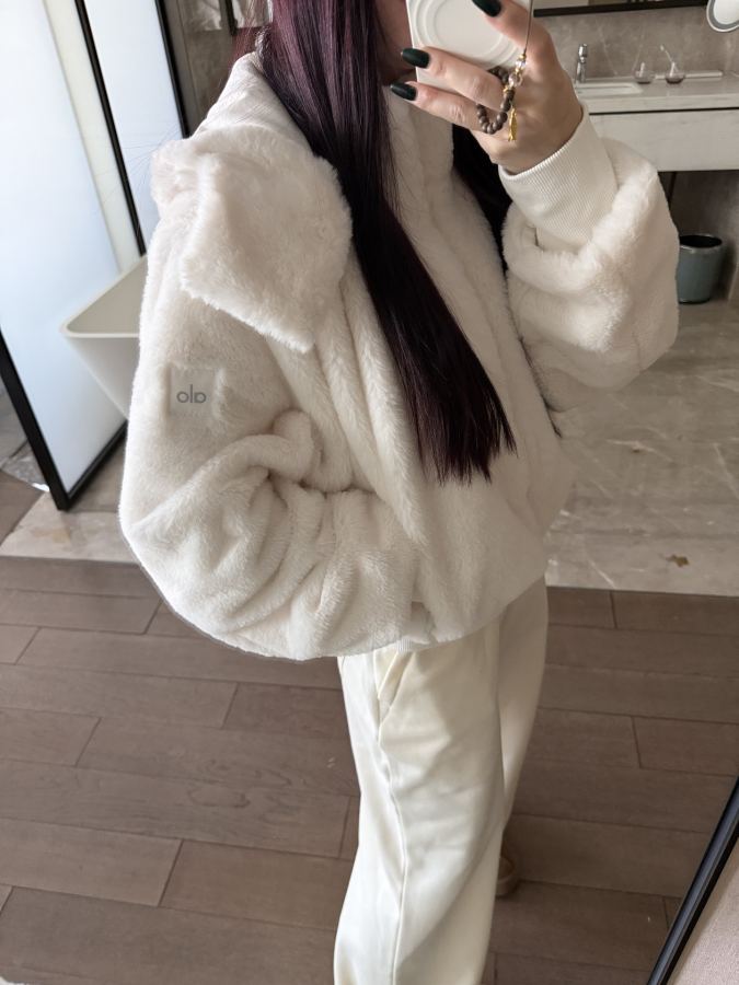1:1 Replica Alo Jacket Off-white — Premium Replica — photo 6