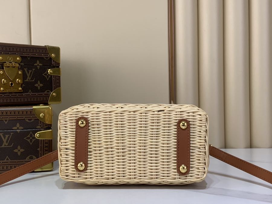 1:1 Replica LV bag CAPUCINES m48865 — Premium Replica — photo 4