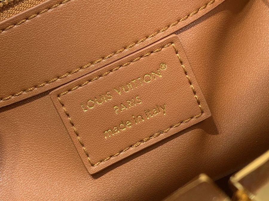 1:1 Replica LV bag CAPUCINES m48865 — Premium Replica — photo 8