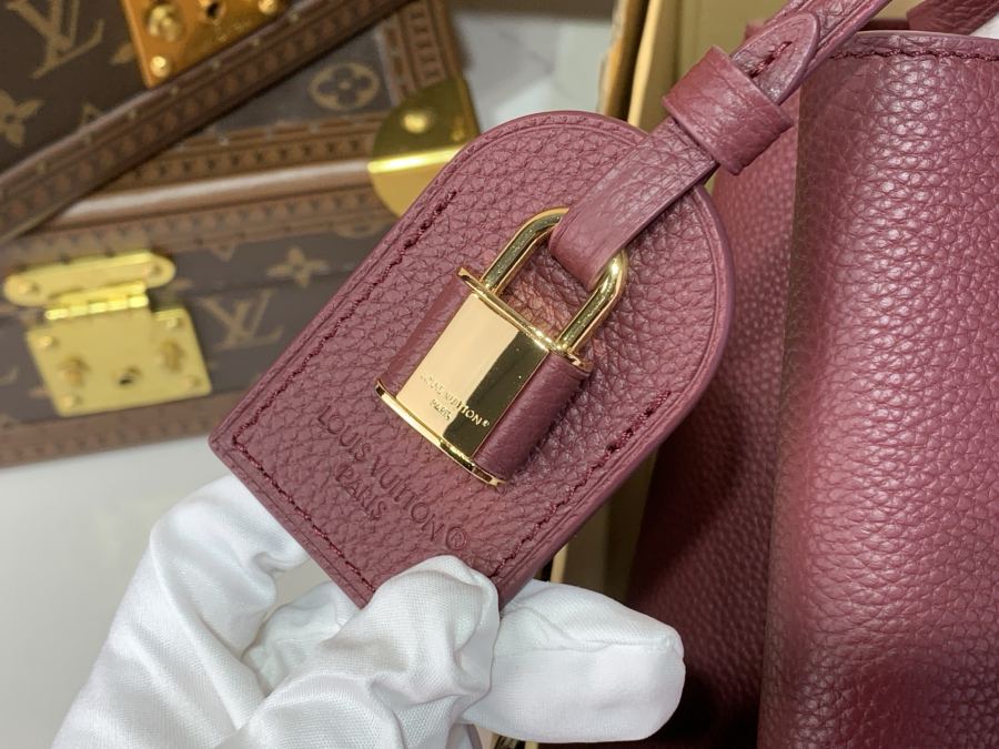 1:1 Replica LV bag Capucines M26319 — Premium Replica — photo 15