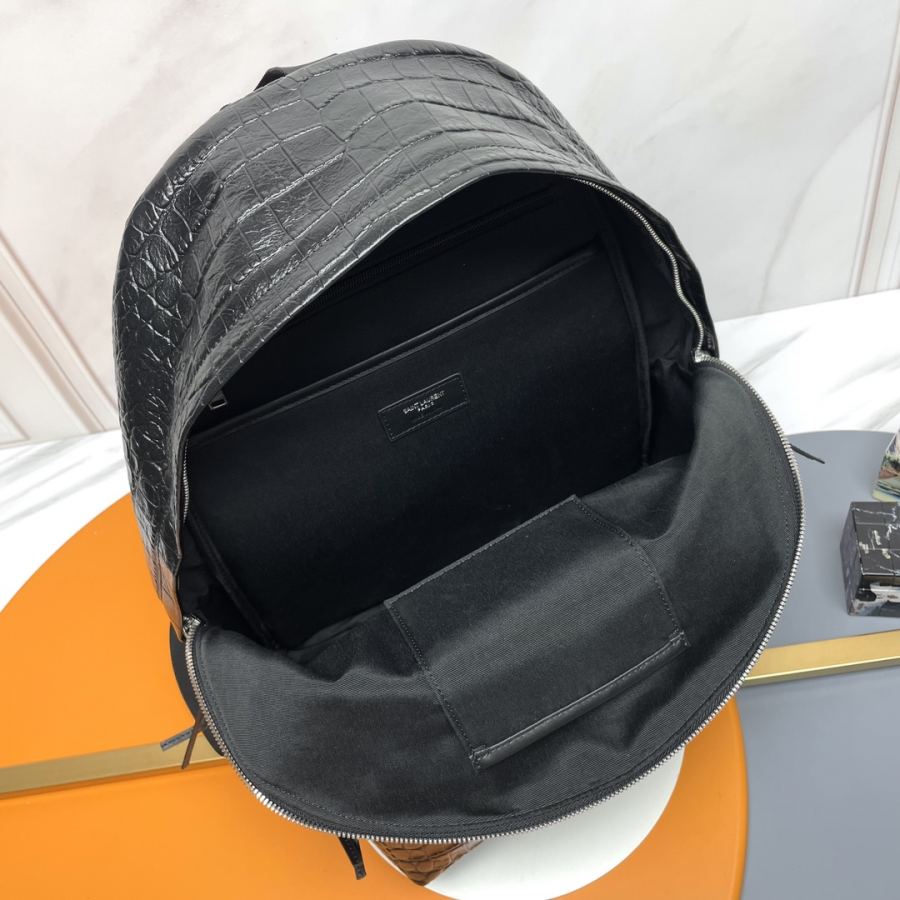 1:1 Replica knapsack crocodile pattern — AAA Quality Replica — photo 9